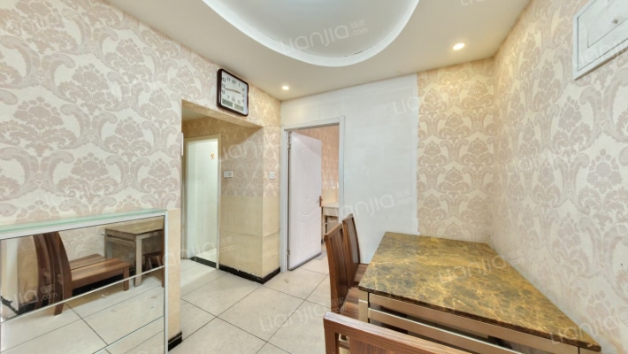 兰德华庭二手房实景图