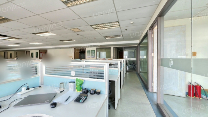 学院国际大厦二手房实景图