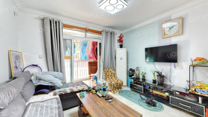 爱博三村二手房实景图