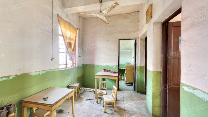 乌龙泉矿工人村二手房实景图