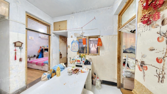 三三零二小区南院二手房实景图