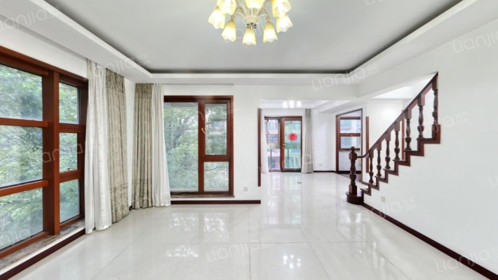 天泓山庄松山苑二手房实景图