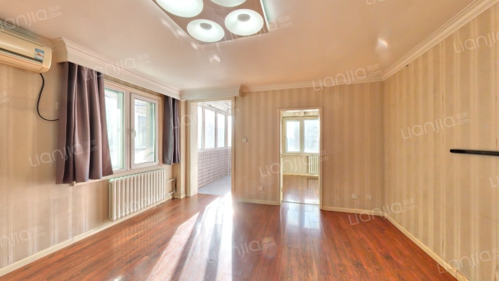 城市广场二手房实景图