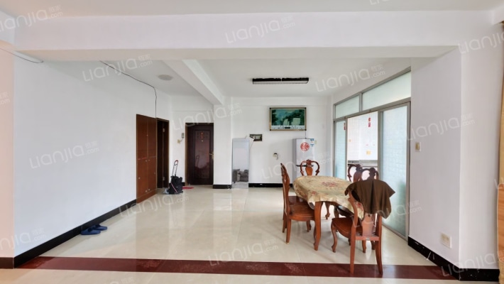 绿茵花园二手房实景图