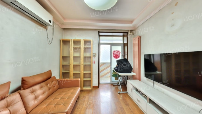 后桃园胡同9号院二手房实景图