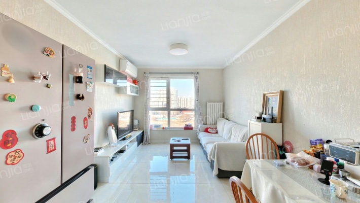 顶秀金颐家园二手房实景图