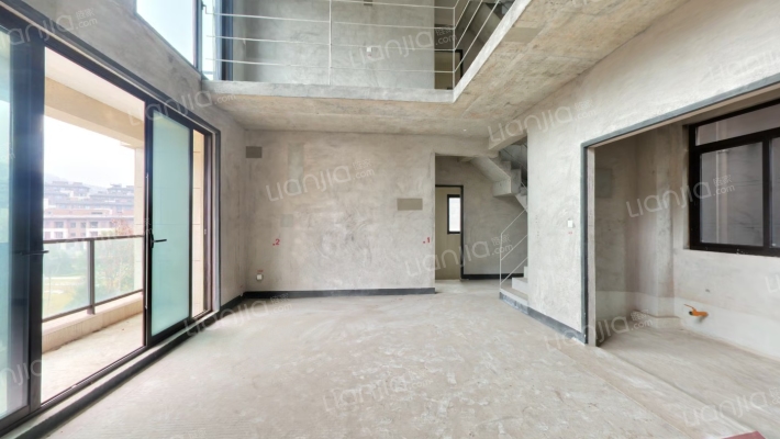 海兰云天湖山壹号二手房实景图