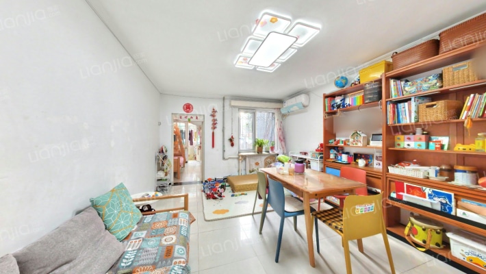 水利局小区二手房实景图