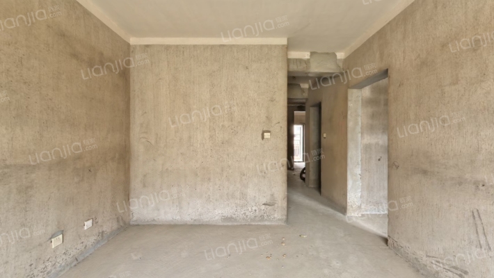 书香春天二手房实景图