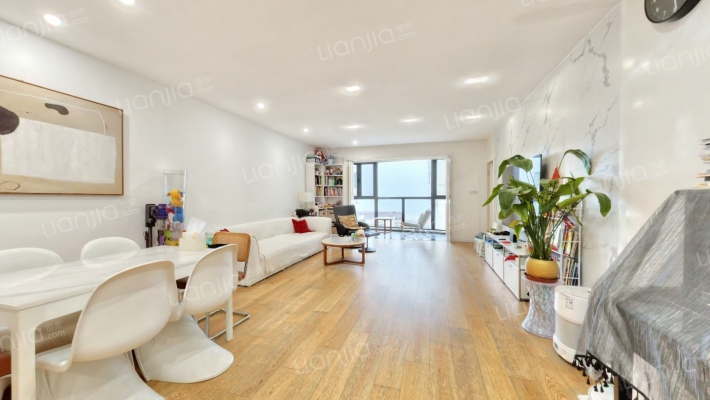 永盛蔚蓝海岸二手房实景图