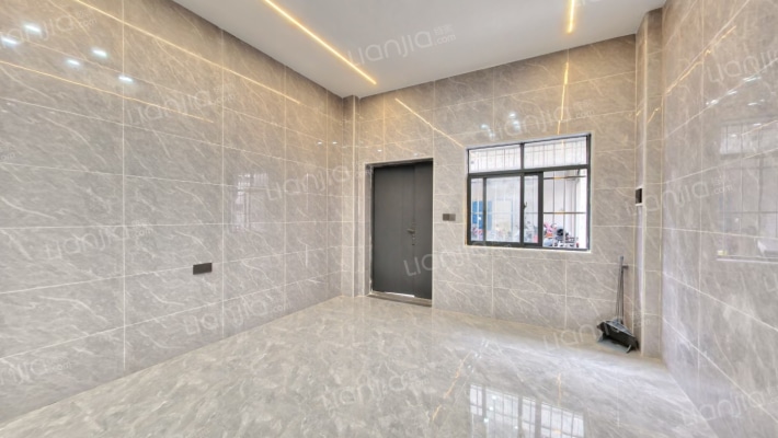 聚富商城二手房实景图