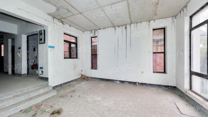 维多利亚D区二手房实景图