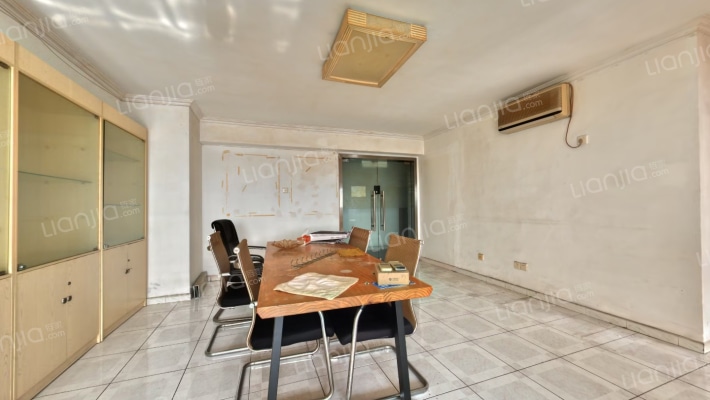 温哥华广场二手房实景图