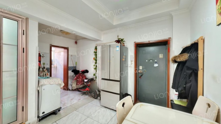 安装工程公司宿舍二手房实景图