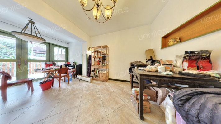 高尔国际1期二手房实景图