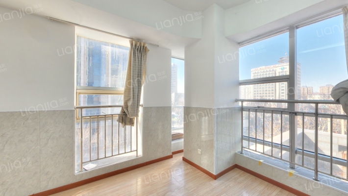 正大时代广场二手房实景图