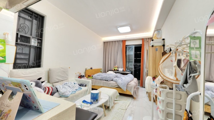 鸿润晨阳公馆二手房实景图