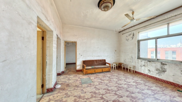 湖北省琴断口监狱宿舍二手房实景图