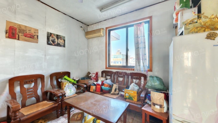 流虹路326号二手房实景图