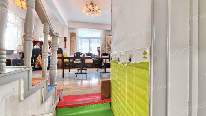 卧龙别墅二手房实景图