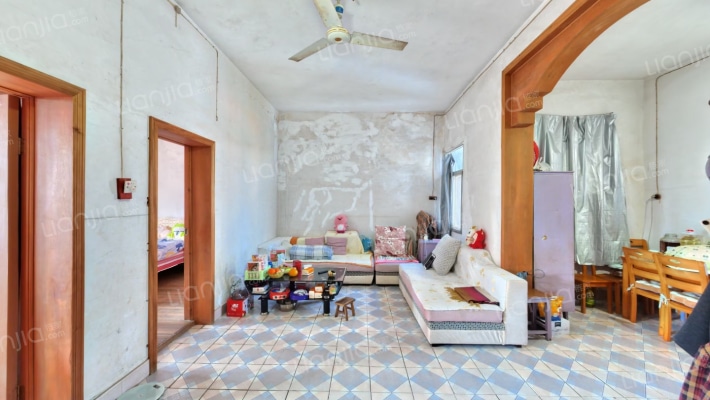 二牧生活区二手房实景图