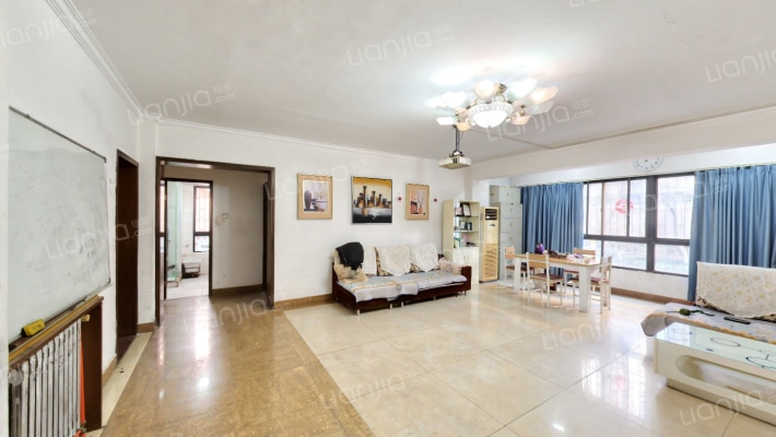 银河怡园公馆二手房实景图