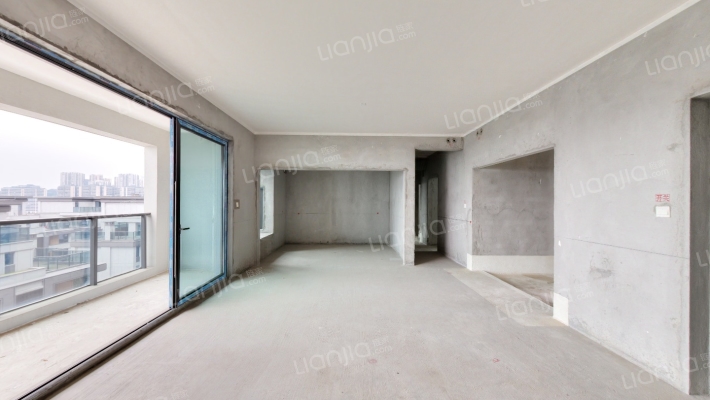 天安江畔珑园三期二手房实景图