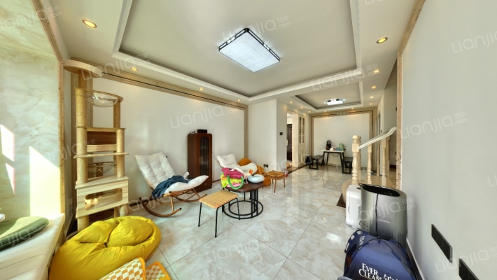 信义假日名城五期A逸翠园二手房实景图