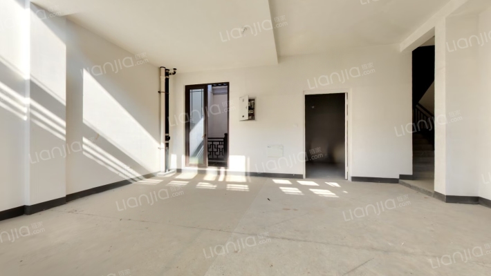 观湖里二手房实景图