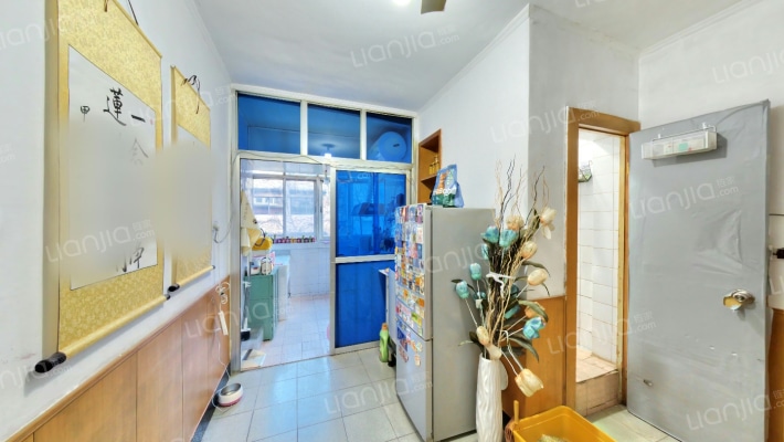 西安市蔬菜盐业公司家属院二手房实景图