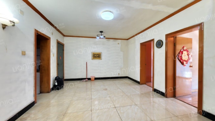 制药厂宿舍二手房实景图