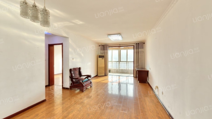 旭景新港二手房实景图