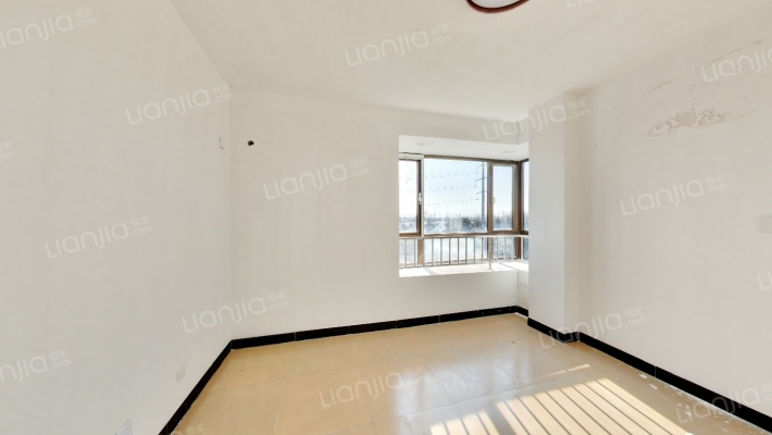 怡天海景城B区二手房实景图