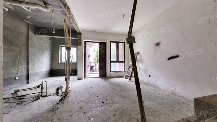 麓湖半山一期二手房实景图