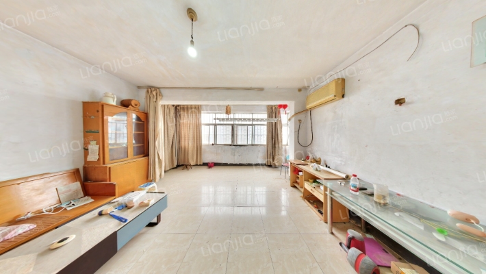 洒水车队家属院二手房实景图