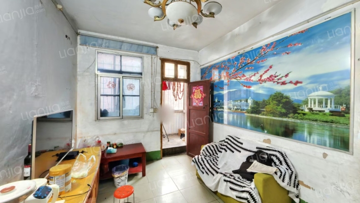 修造厂家属院二手房实景图