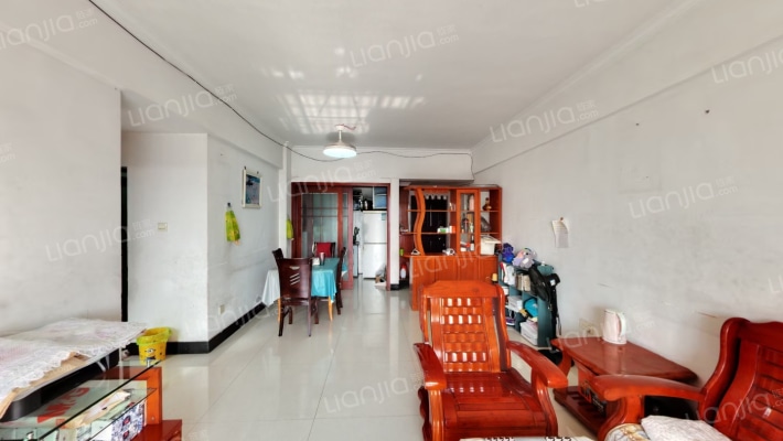 雅芳湖庭二手房实景图