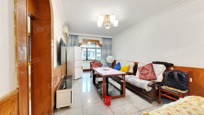 贵乌北路153号二手房实景图