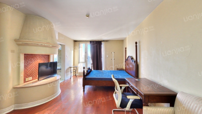 月亮城堡二手房实景图