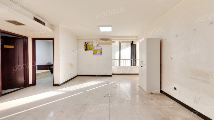 领行国际二手房实景图