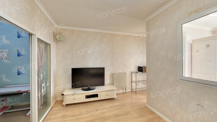 天龙华鹤二手房实景图