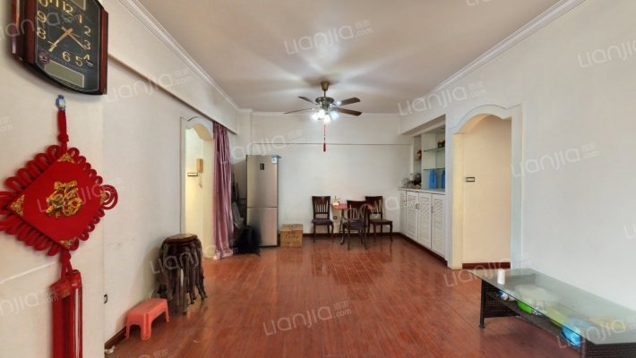 海虹公寓二手房实景图