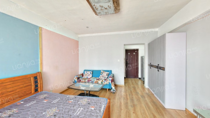 旭日蓝天公寓碧华园二手房实景图