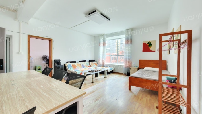 鸿源居二手房实景图