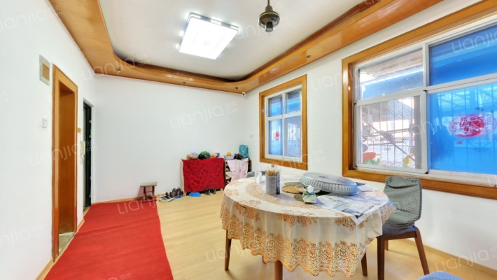 东方红花园二手房实景图