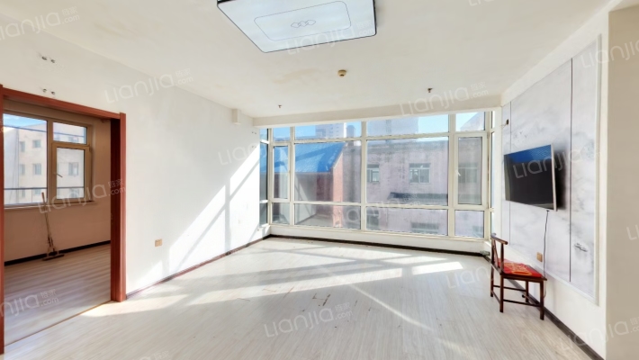 假日国际大厦二手房实景图