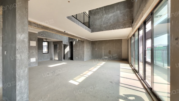 金地湖山樾二手房实景图