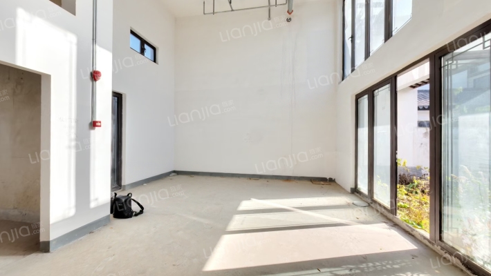 世茂龙湾五期二手房实景图