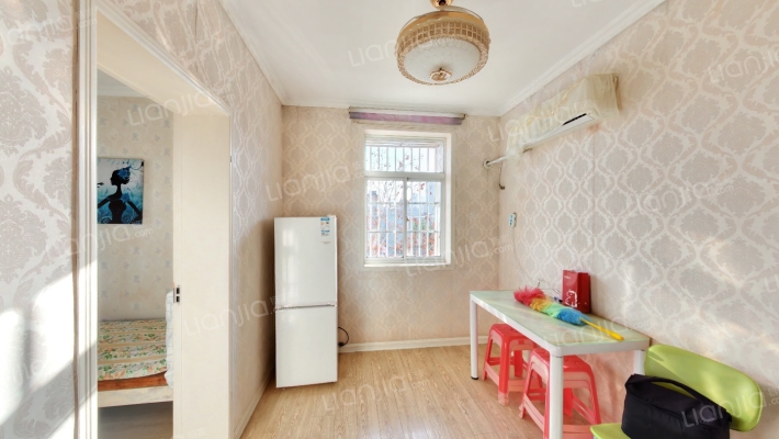 六安路215号二手房实景图