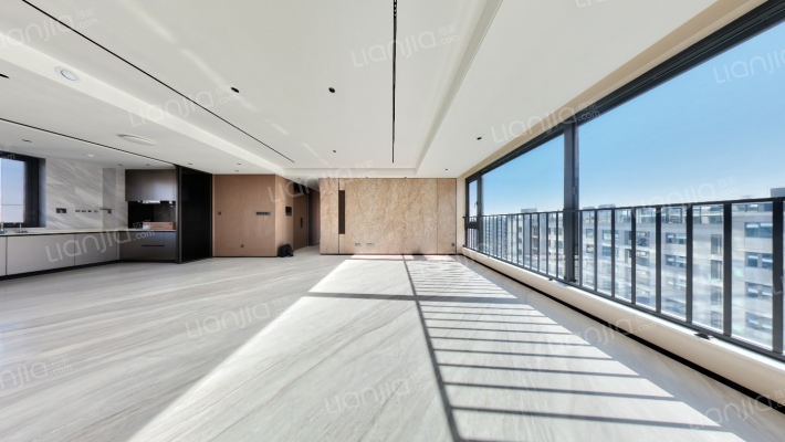 龙湖亚伦央璟颂二手房实景图